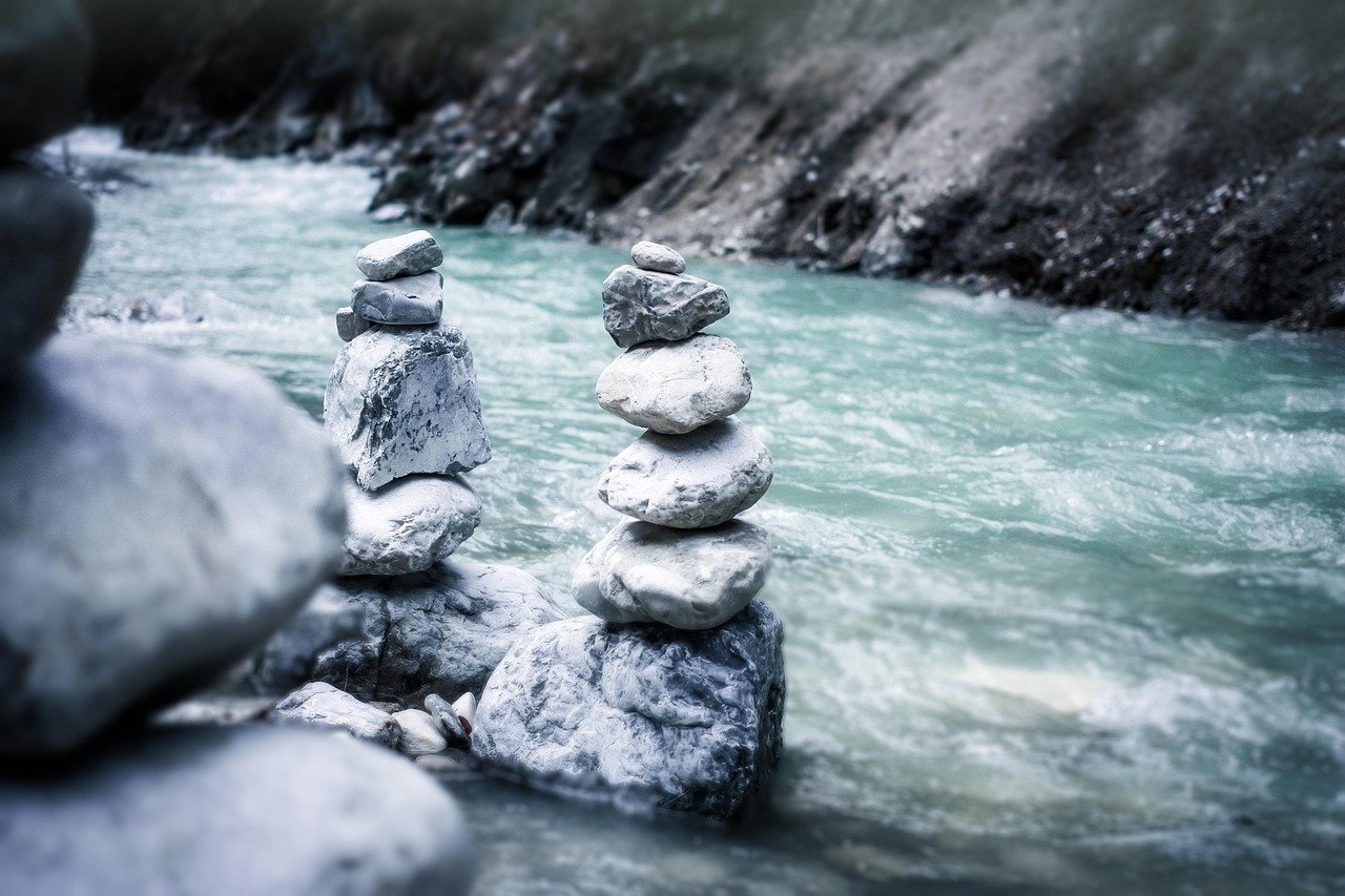 moving-water-—-a-river-surface-viewed-from-slightly-above-or-at-water-level.-Water-is-flowing