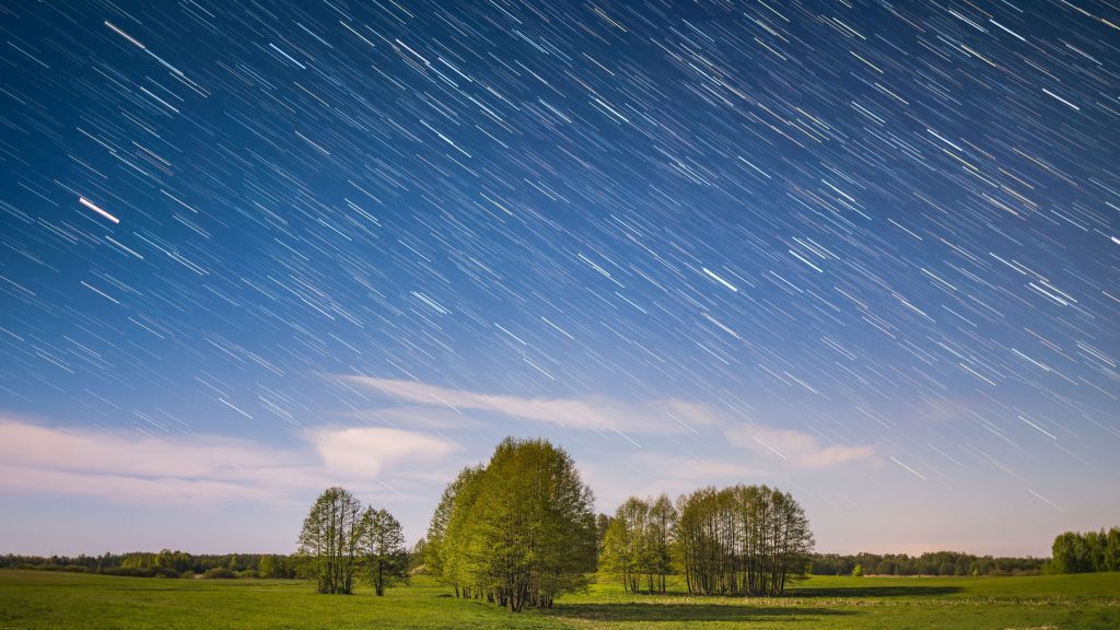 Soft-rain-falling-on-an-open-meadow